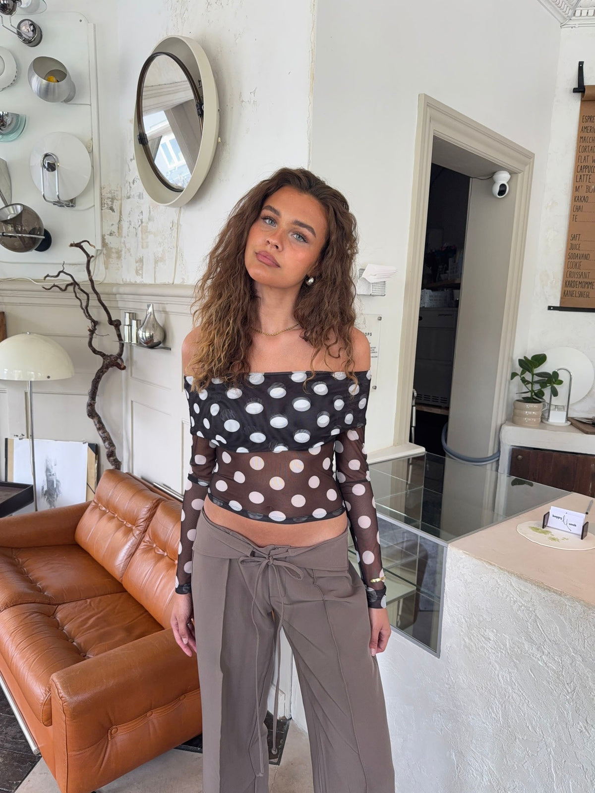 Alba off shoulder top with polka dots – Black/white