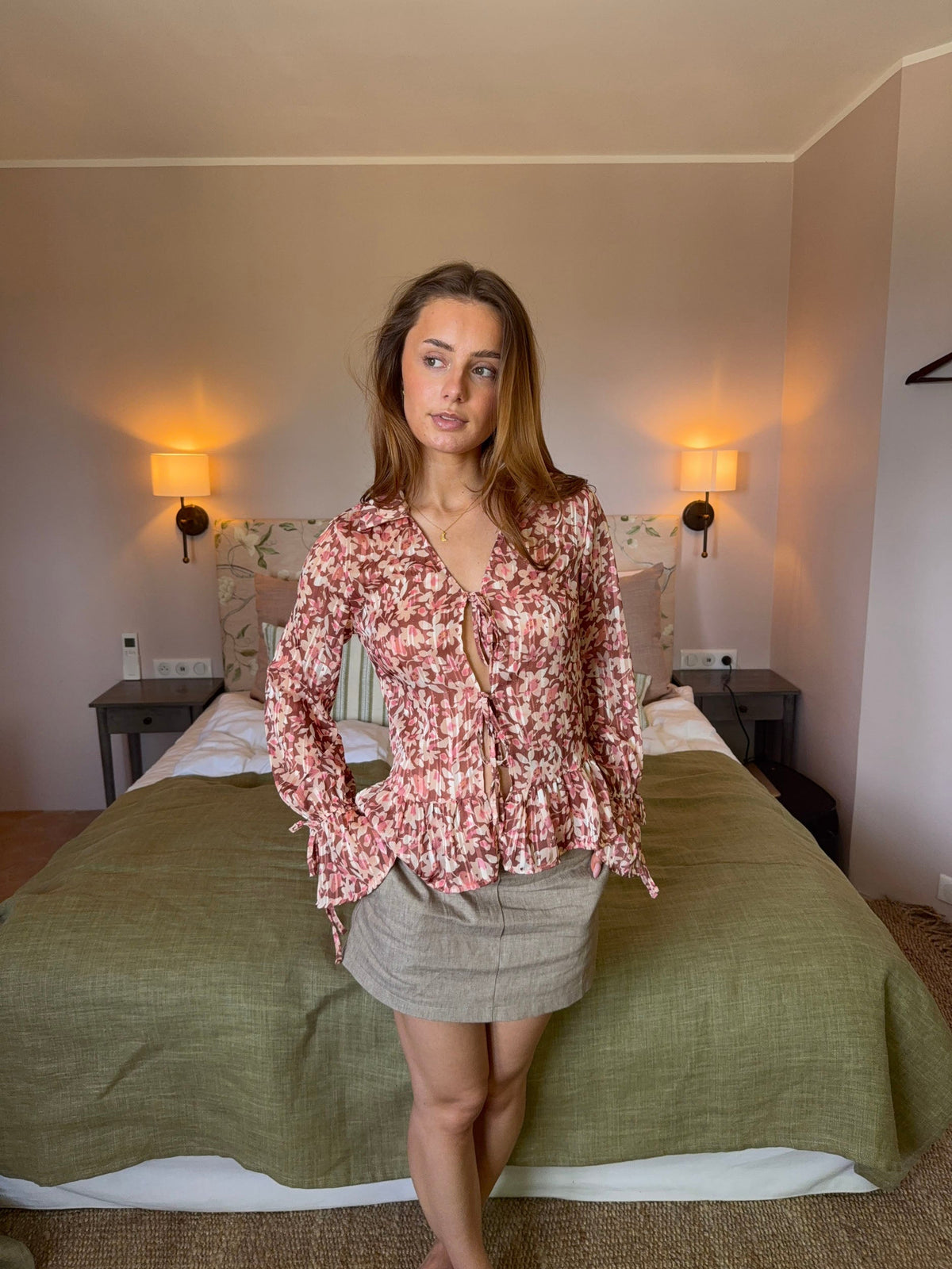 Silina blouse with flowers – Pink/brown